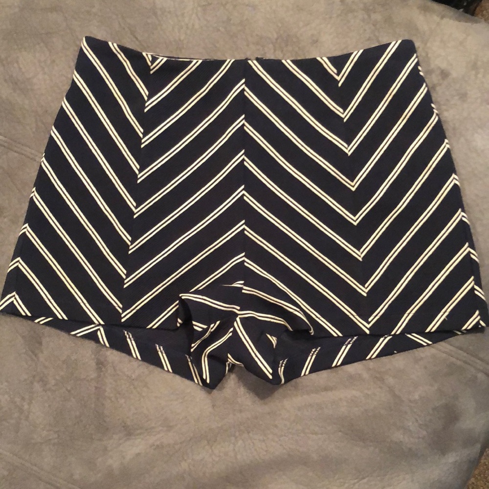 Pinup Retro Nautical High Waisted Shorts Striped M